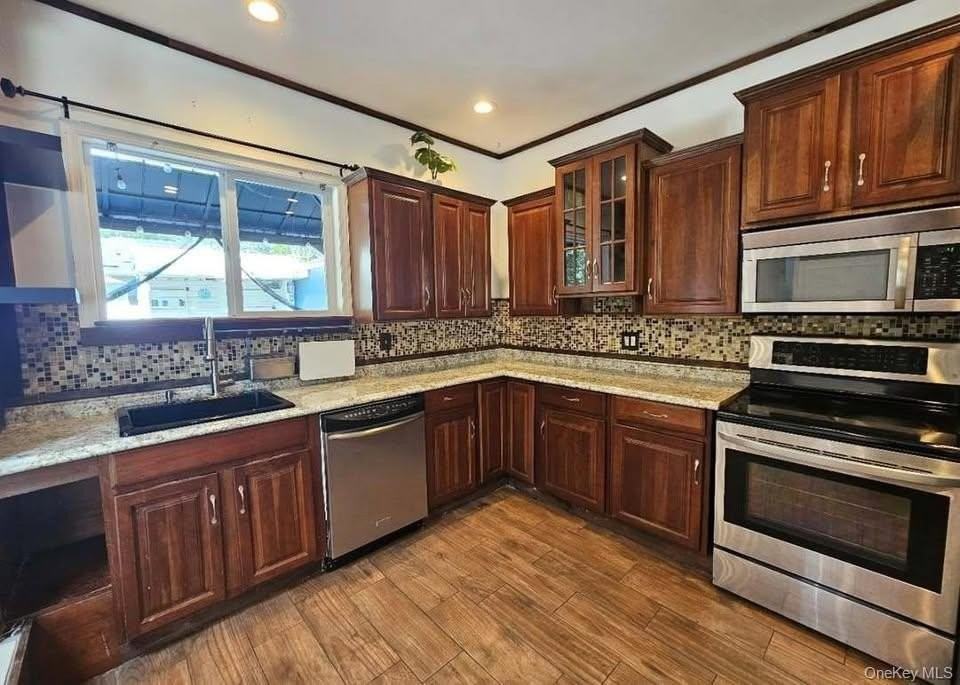 143 N Summit Ave - Photo 6 of 21