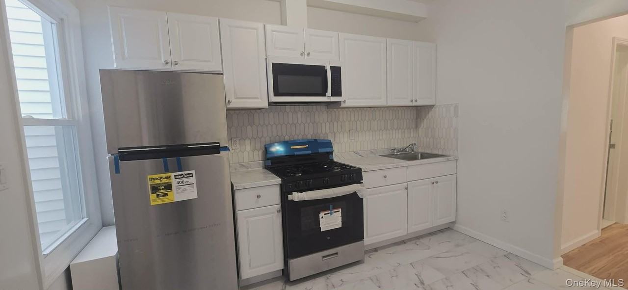 7829 68th Ave - Photo 6 of 18