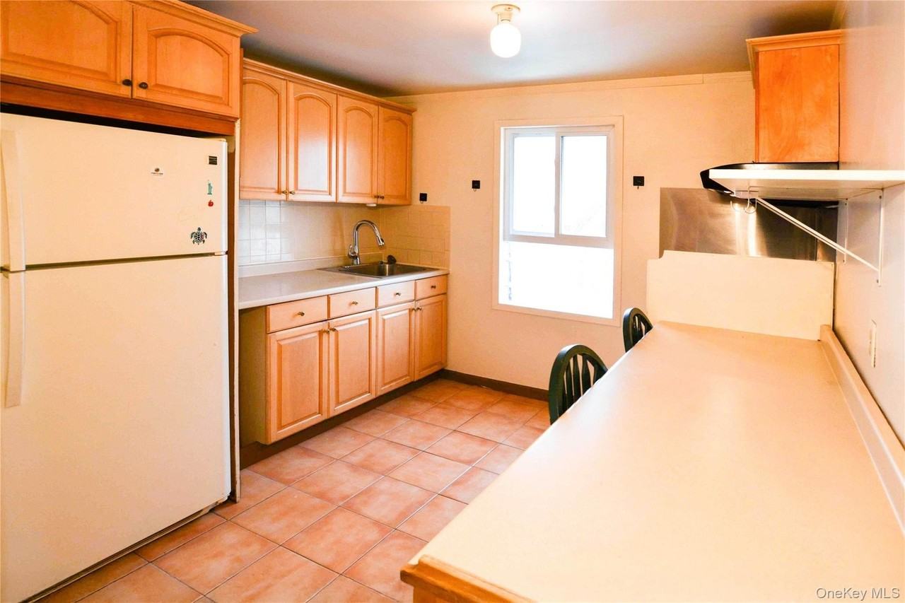 2410 Gillmore St #2 - Photo 2 of 9