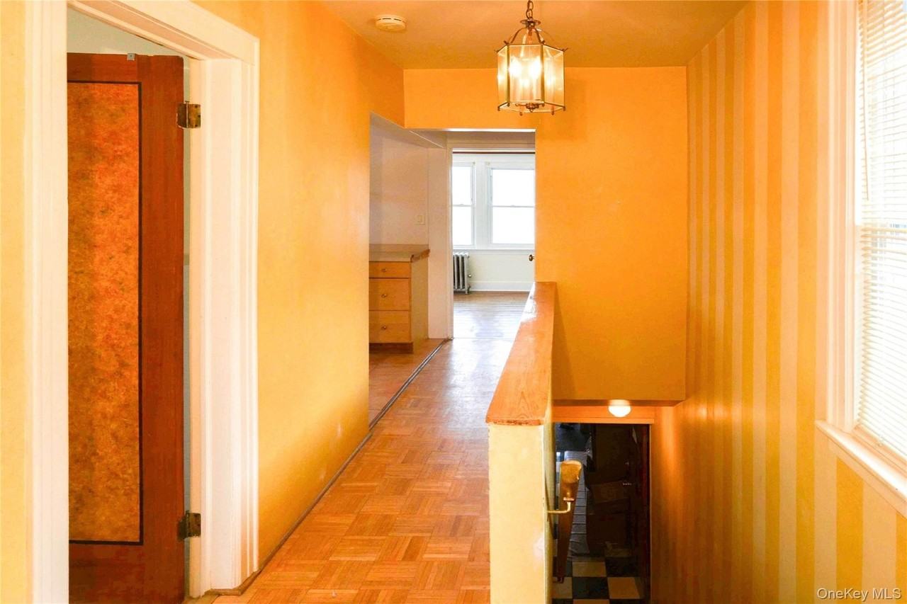 2410 Gillmore St #2 - Photo 4 of 9