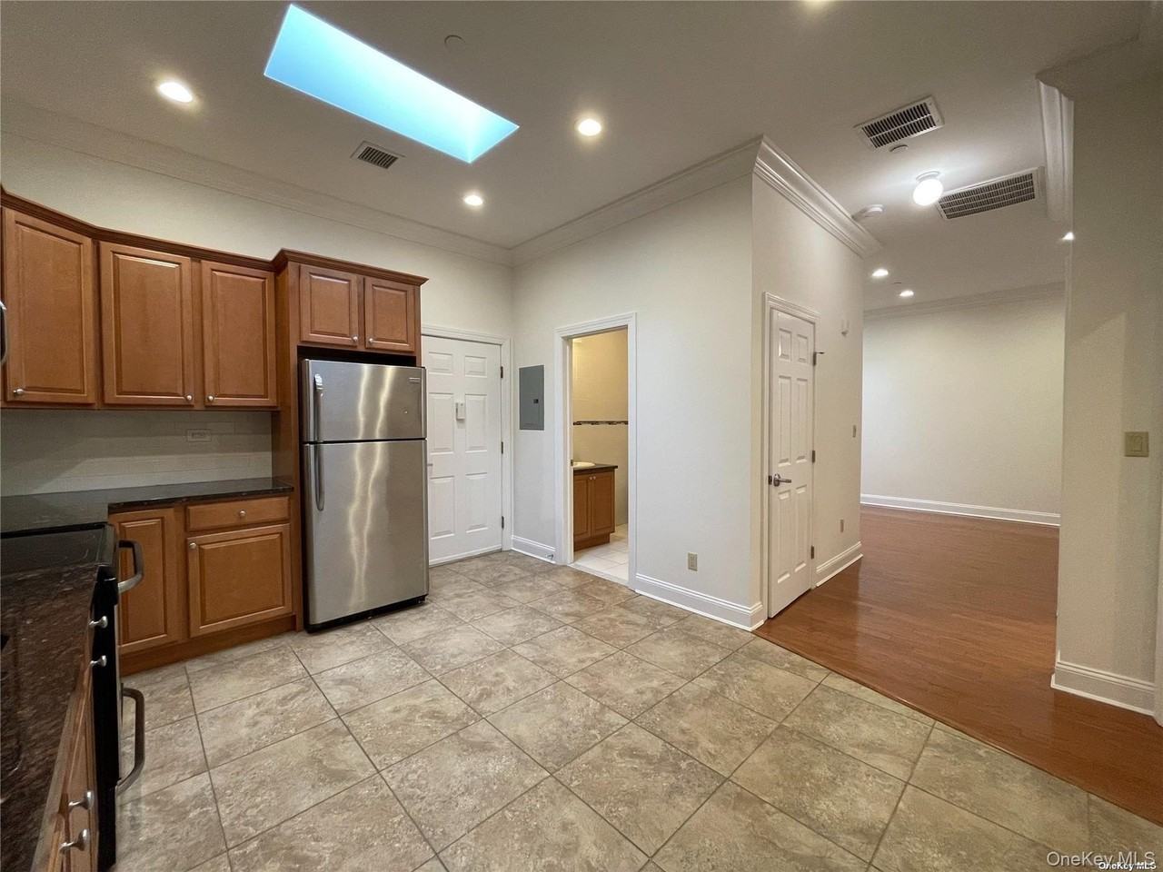 328A Main St Apt 3b #3B - Photo 3 of 15