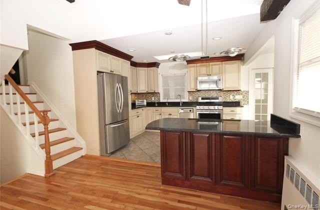 143 Delaware Ave - Photo 3 of 23