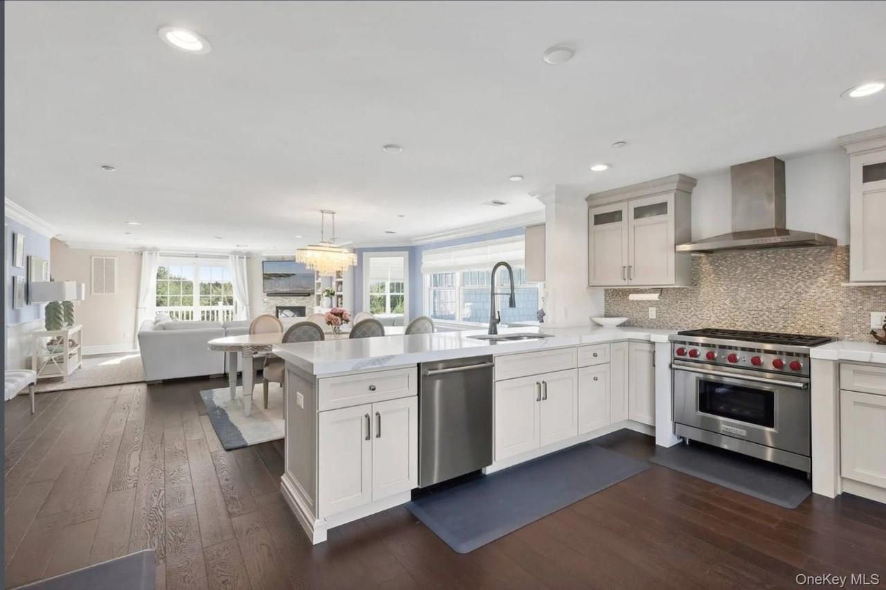 34 Village Green Dr Unit 34 #34 - Photo 2 of 24