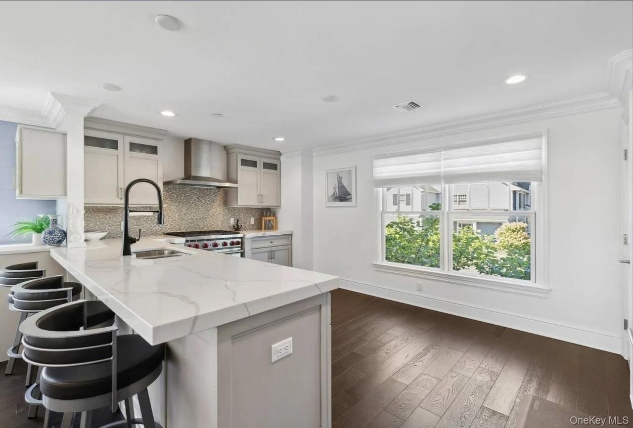 34 Village Green Dr Unit 34 #34 - Photo 3 of 24