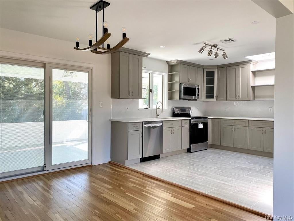 29 Lewis Ln - Photo 2 of 11