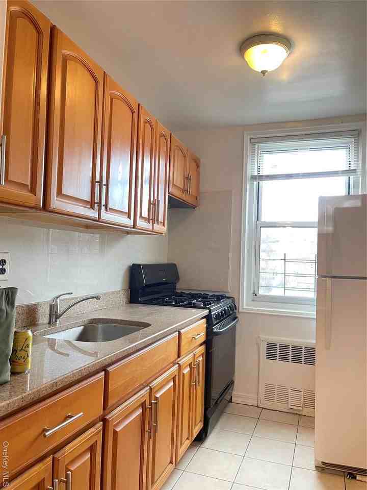 6601 Burns St #3V - Photo 4 of 11