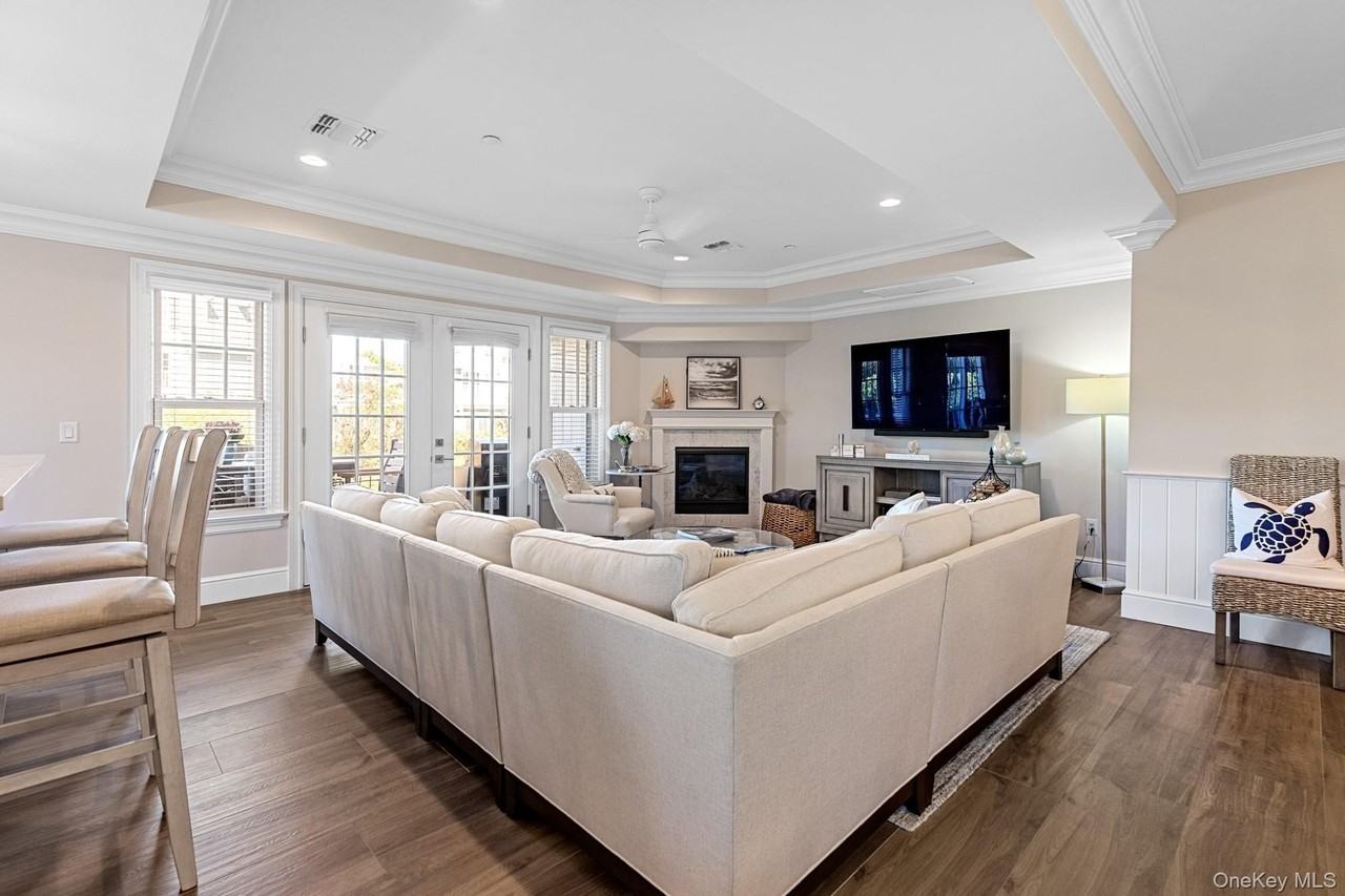 1 Village Green Dr Unit 1 #1 - Photo 5 of 13