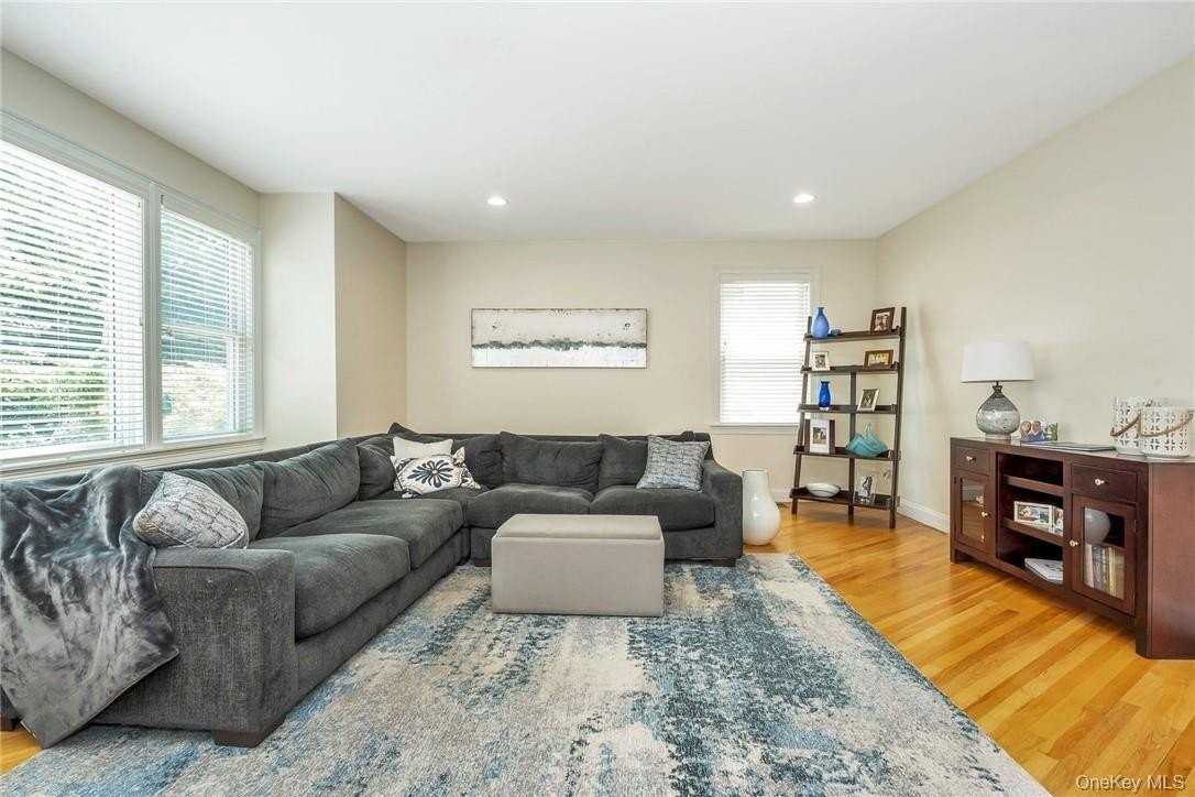 696 Ridgeway - Photo 7 of 36