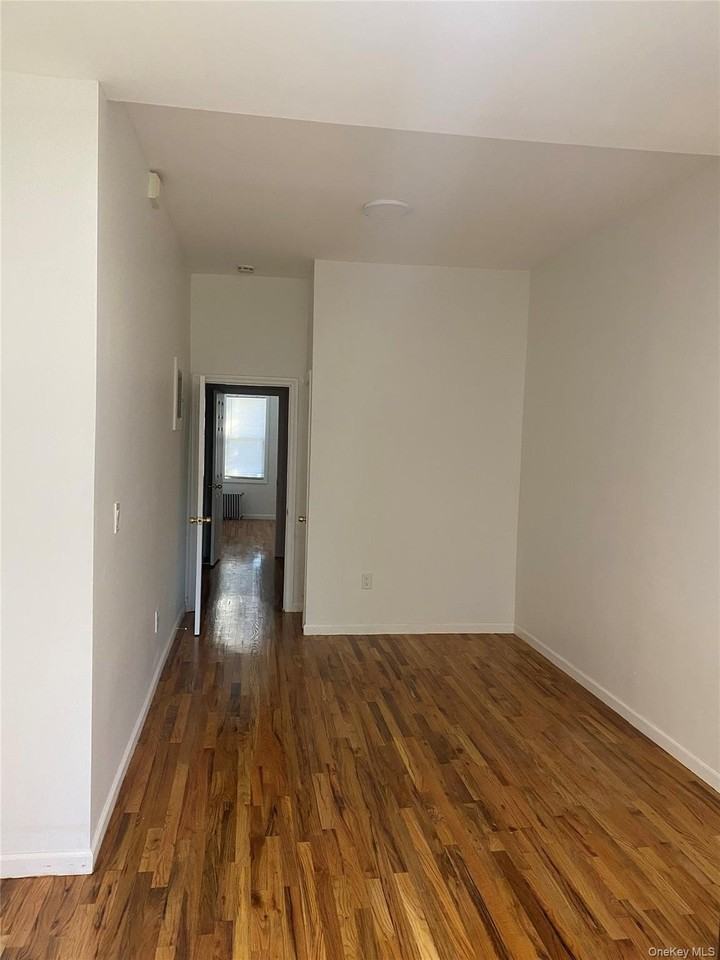 5709 Catalpa Ave Apt 1l #1L - Photo 2 of 15