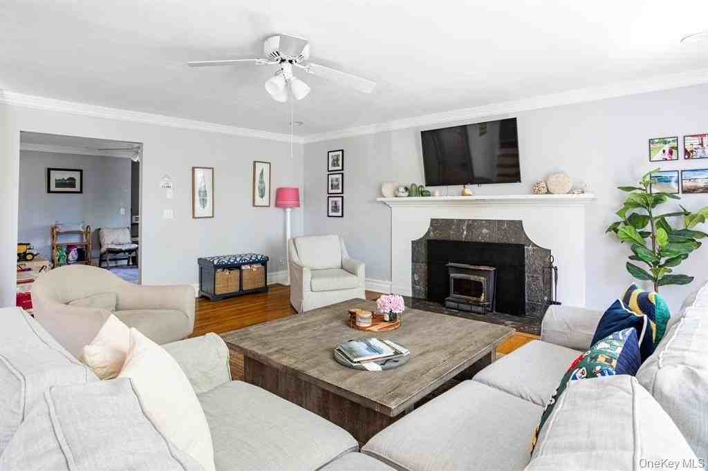 2300 Pine Tree Rd - Photo 2 of 13