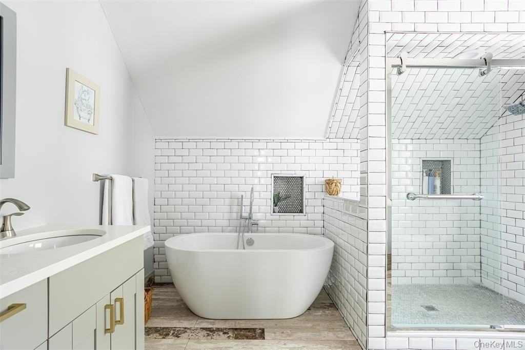 2300 Pine Tree Rd - Photo 7 of 45