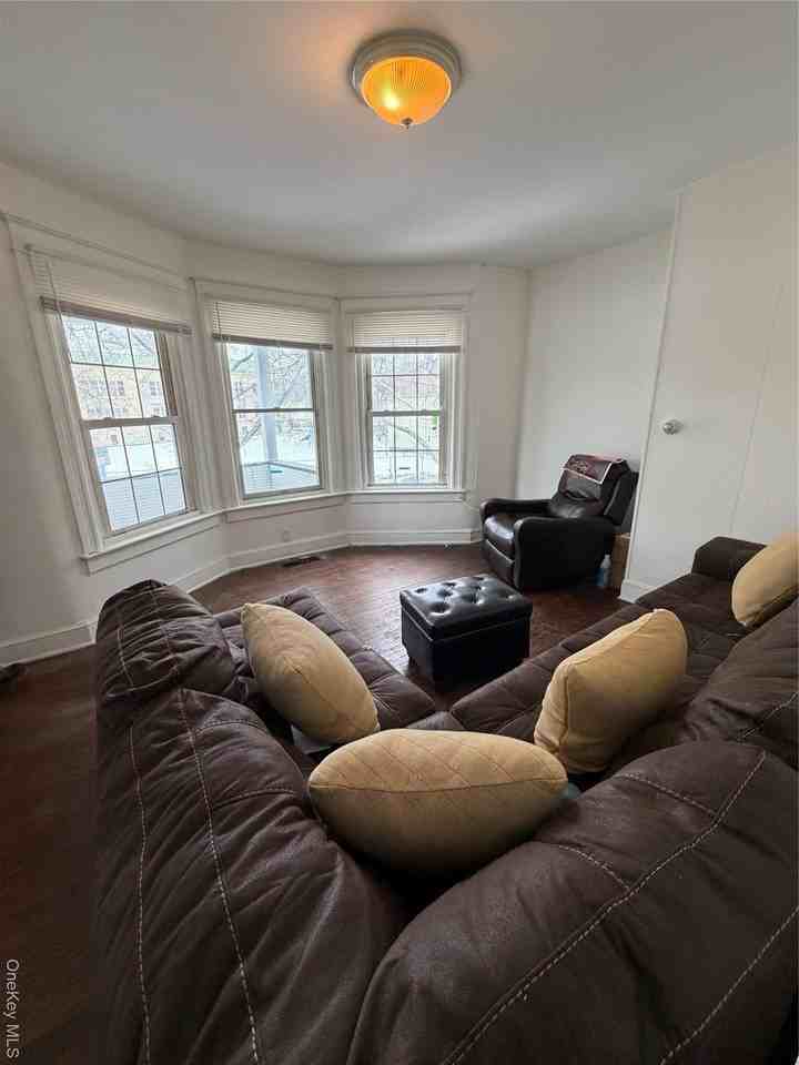 373 Church St Unit 2 #2 - Photo 3 of 12