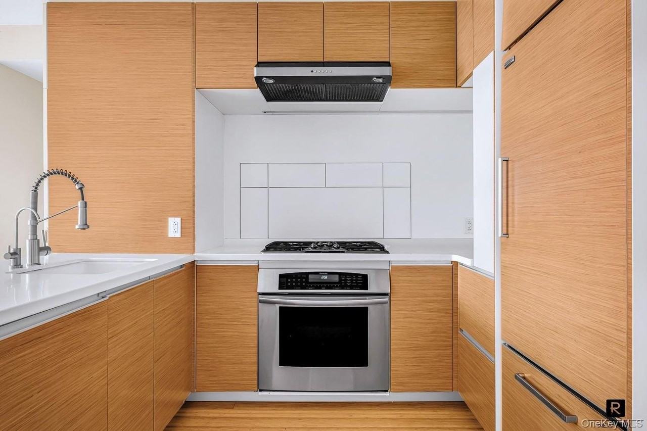 2 River Ter Apt 8m #8M - Photo 5 of 24