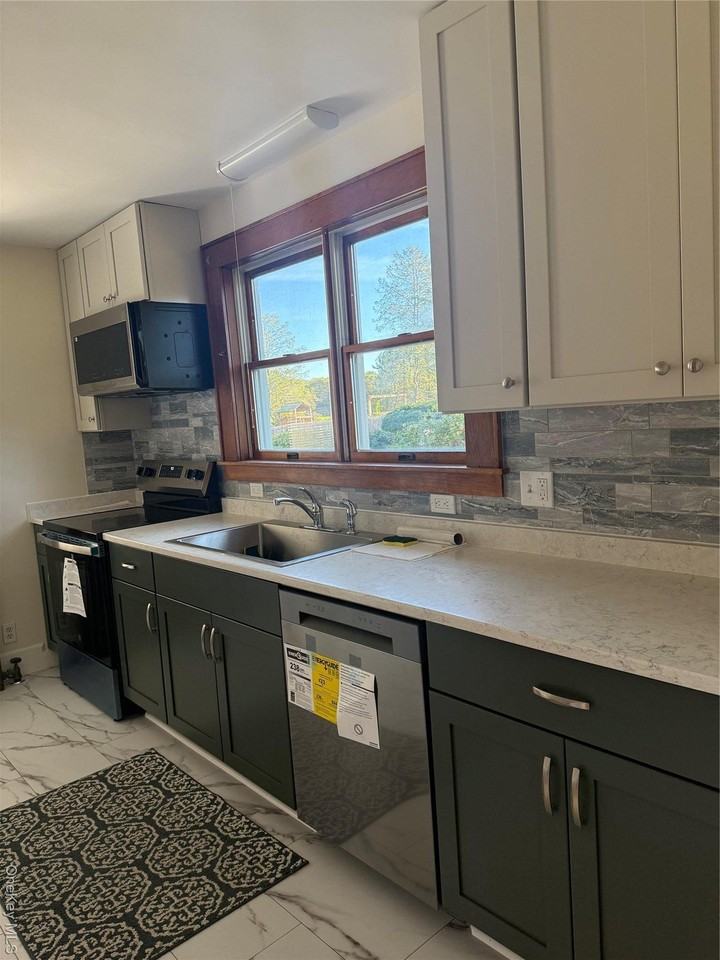 242 Deep Hole Rd - Photo 3 of 10