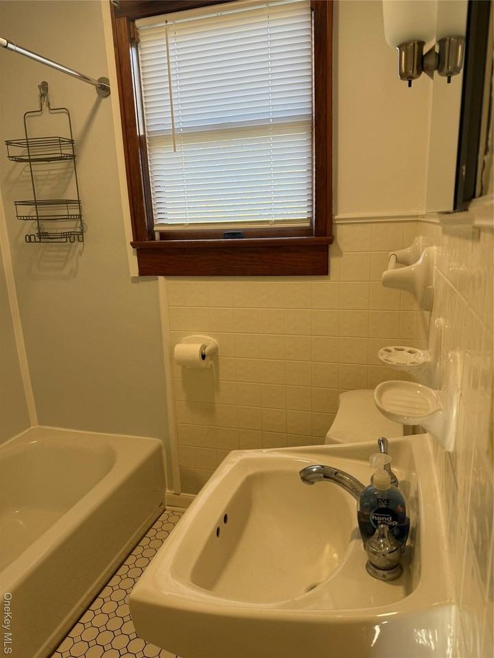 242 Deep Hole Rd - Photo 6 of 10