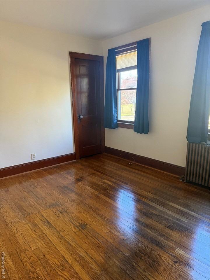 242 Deep Hole Rd - Photo 7 of 10