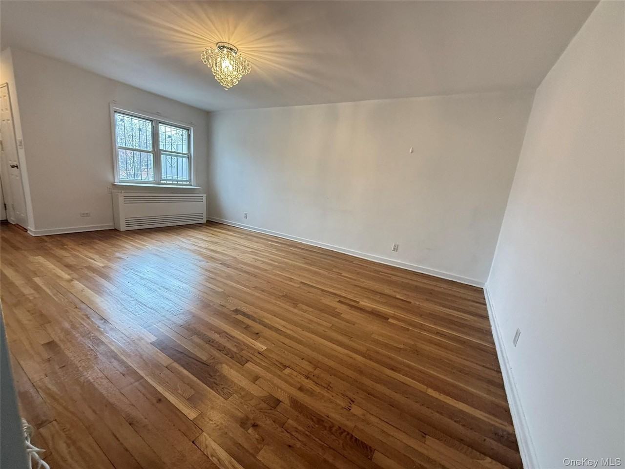 3026 69th St - Photo 5 of 11