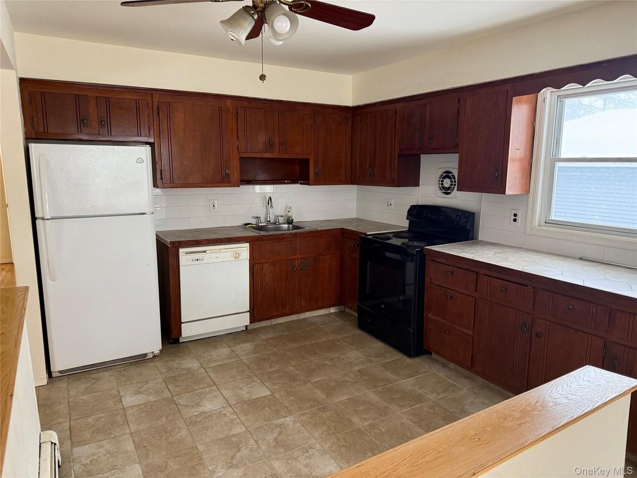 53 King Rd - Photo 5 of 18