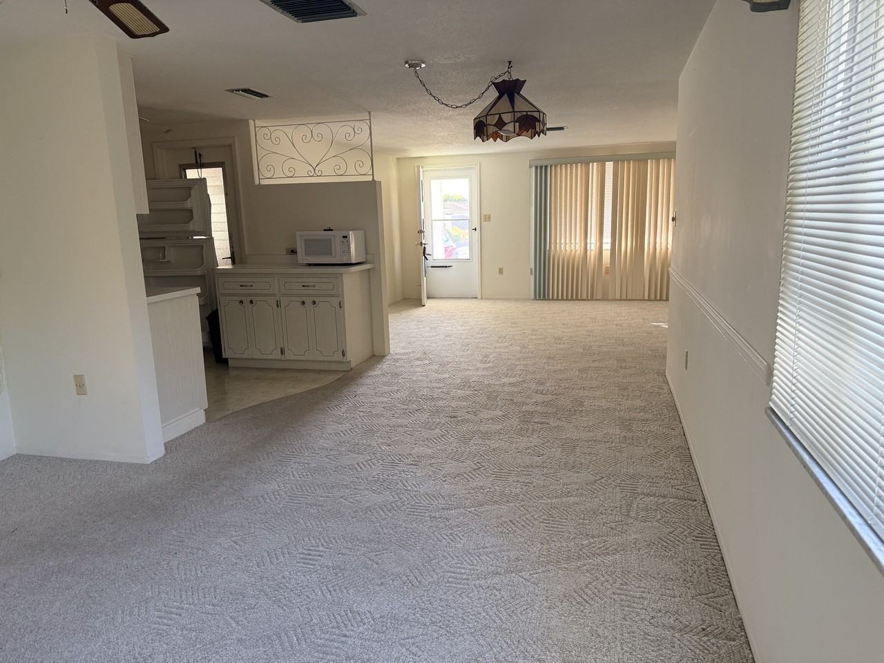 Laburnum Dr #1 - Photo 3 of 17