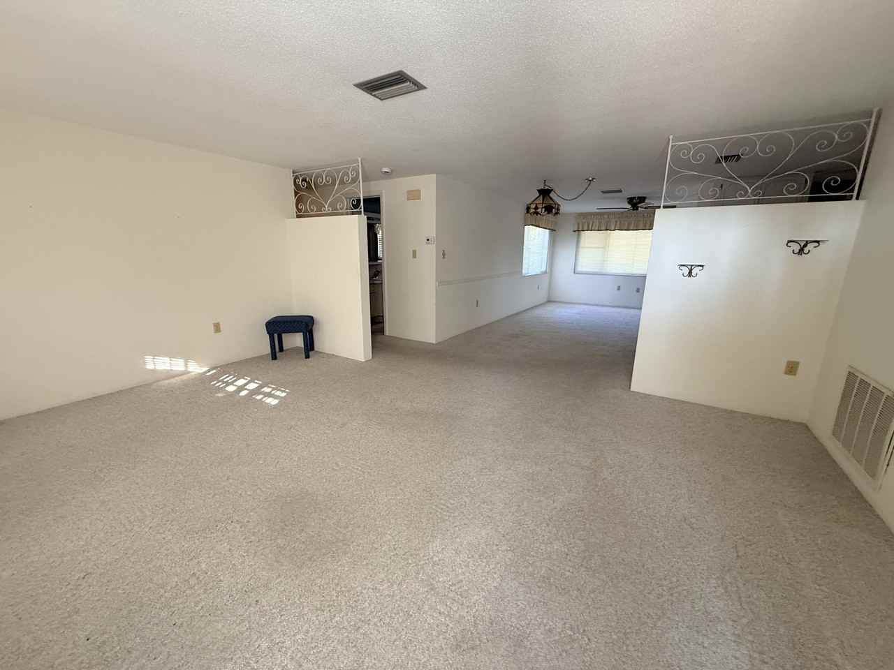 Laburnum Dr #1 - Photo 4 of 17