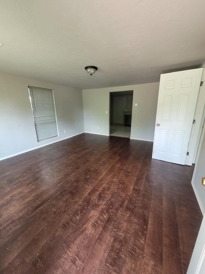 313 W Maple Ave #1 - Photo 2 of 8