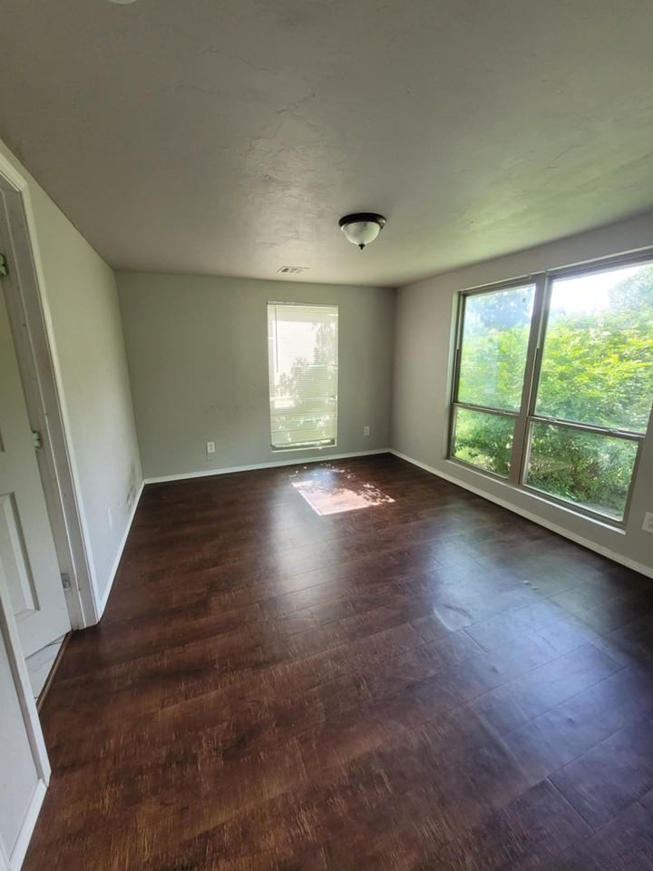 313 W Maple Ave #1 - Photo 3 of 8