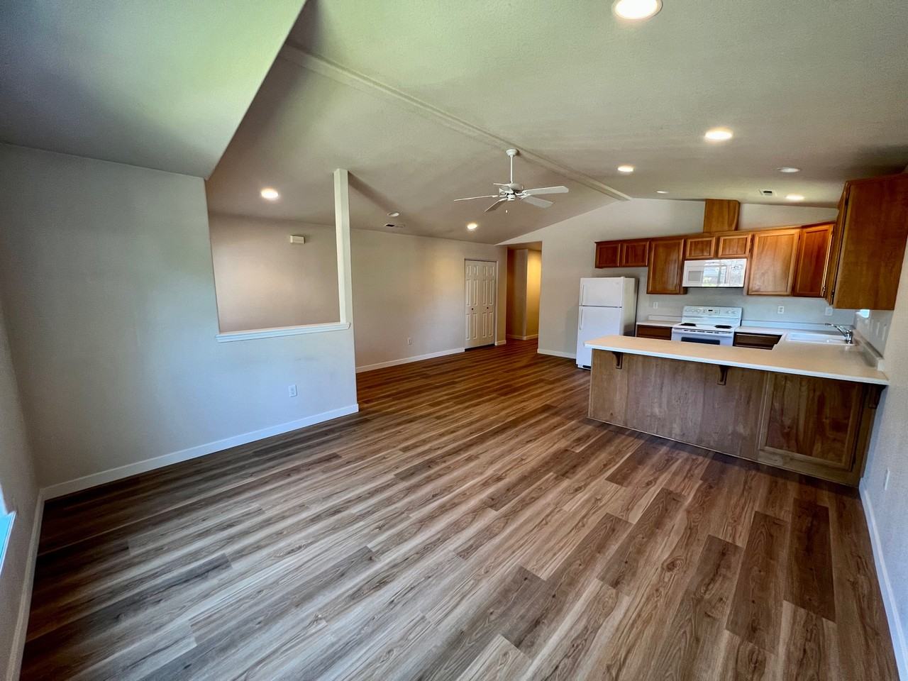 2524 Parkwood Village Ln #1 - Photo 6 of 26