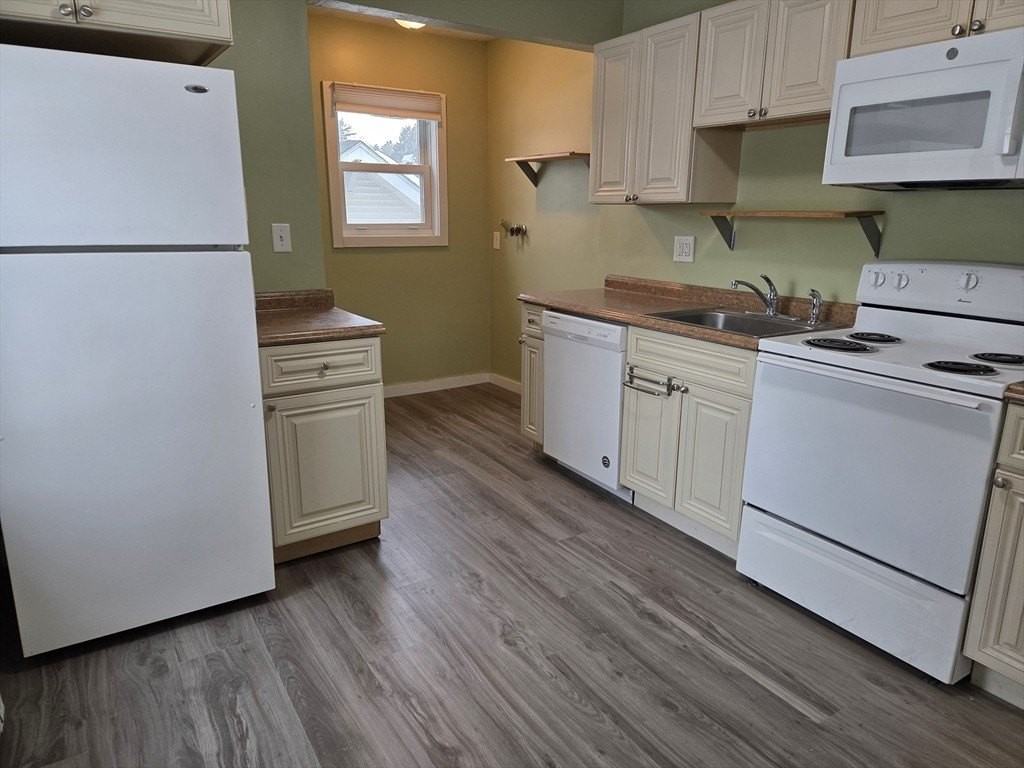 11 Fuyat St Unit 2 #2 - Photo 7 of 15