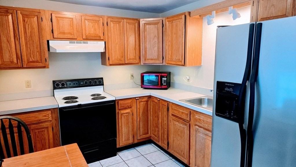 35 A Old Lantern Ln unit: A #A - Photo 6 of 12