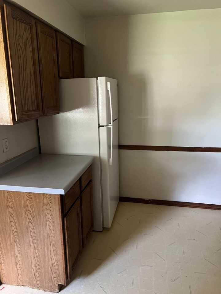 460 W Porter St #2 - Photo 4 of 6