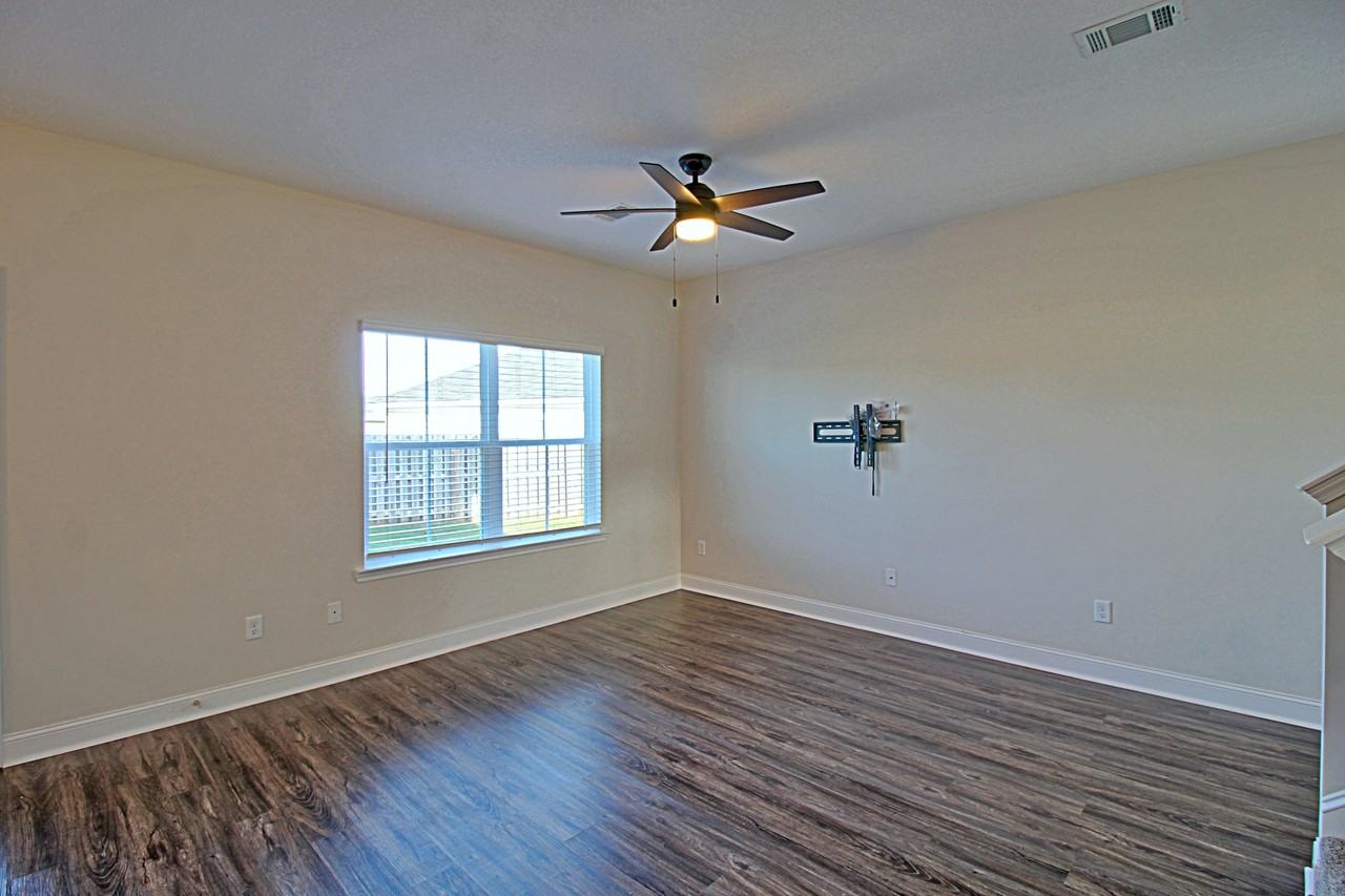 681 Abode Ave #1 - Photo 5 of 32