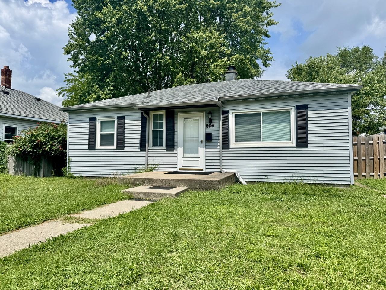 906 E Elm St #1 - Photo 2 of 11