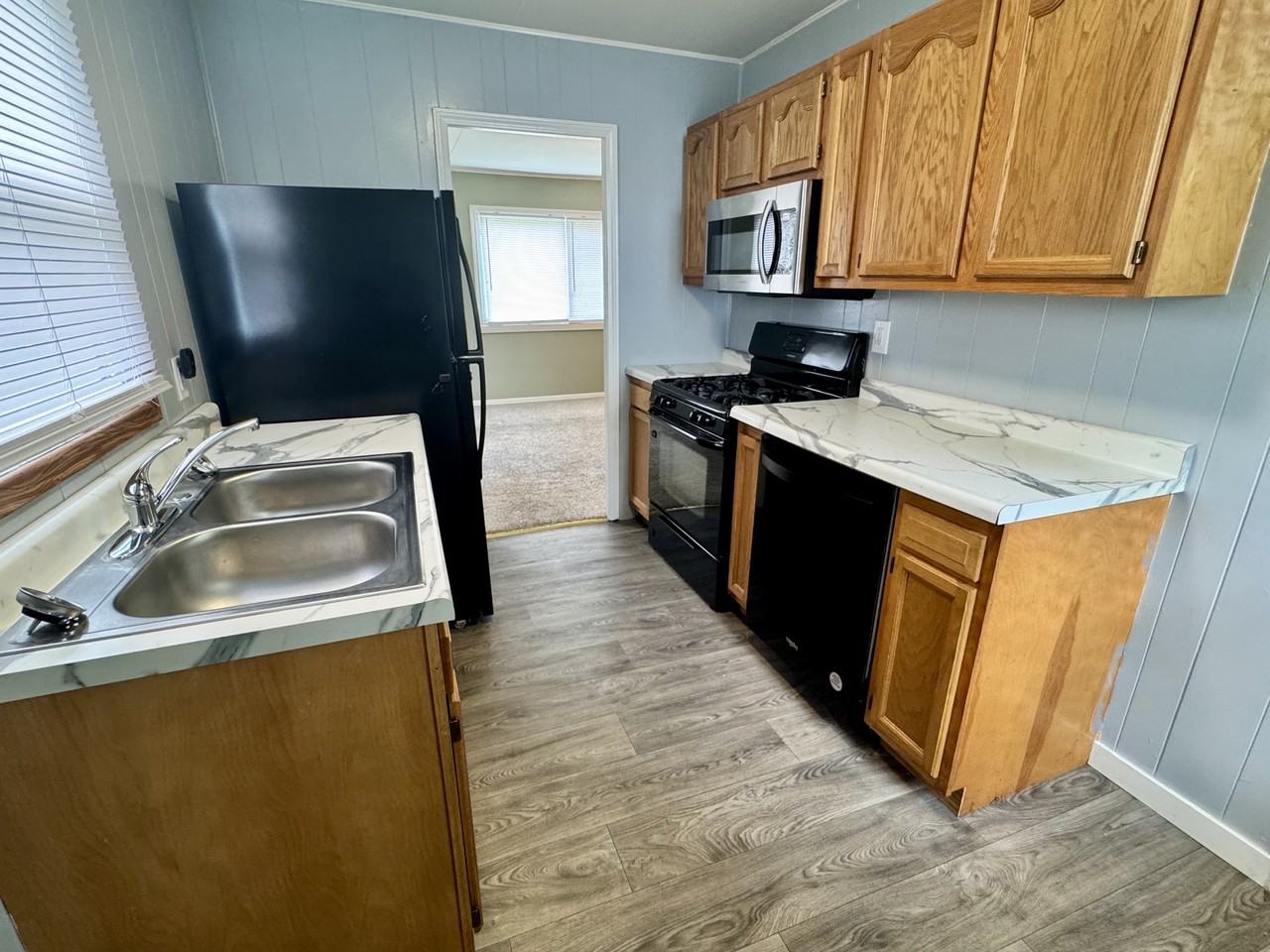 906 E Elm St #1 - Photo 5 of 11