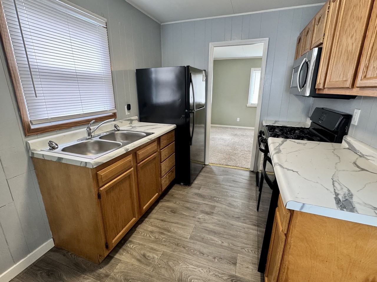 906 E Elm St #1 - Photo 6 of 11