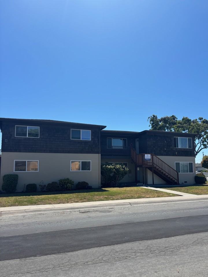 933 Padre Dr #933 - Photo 2 of 15