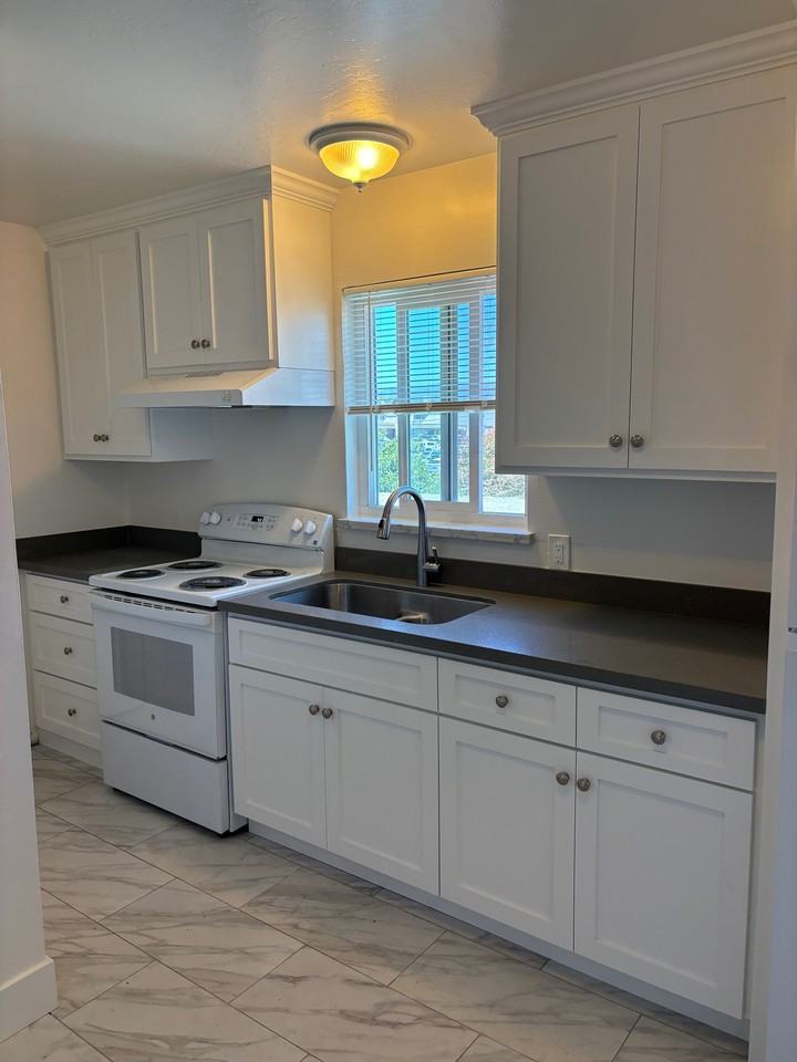 933 Padre Dr #933 - Photo 7 of 15