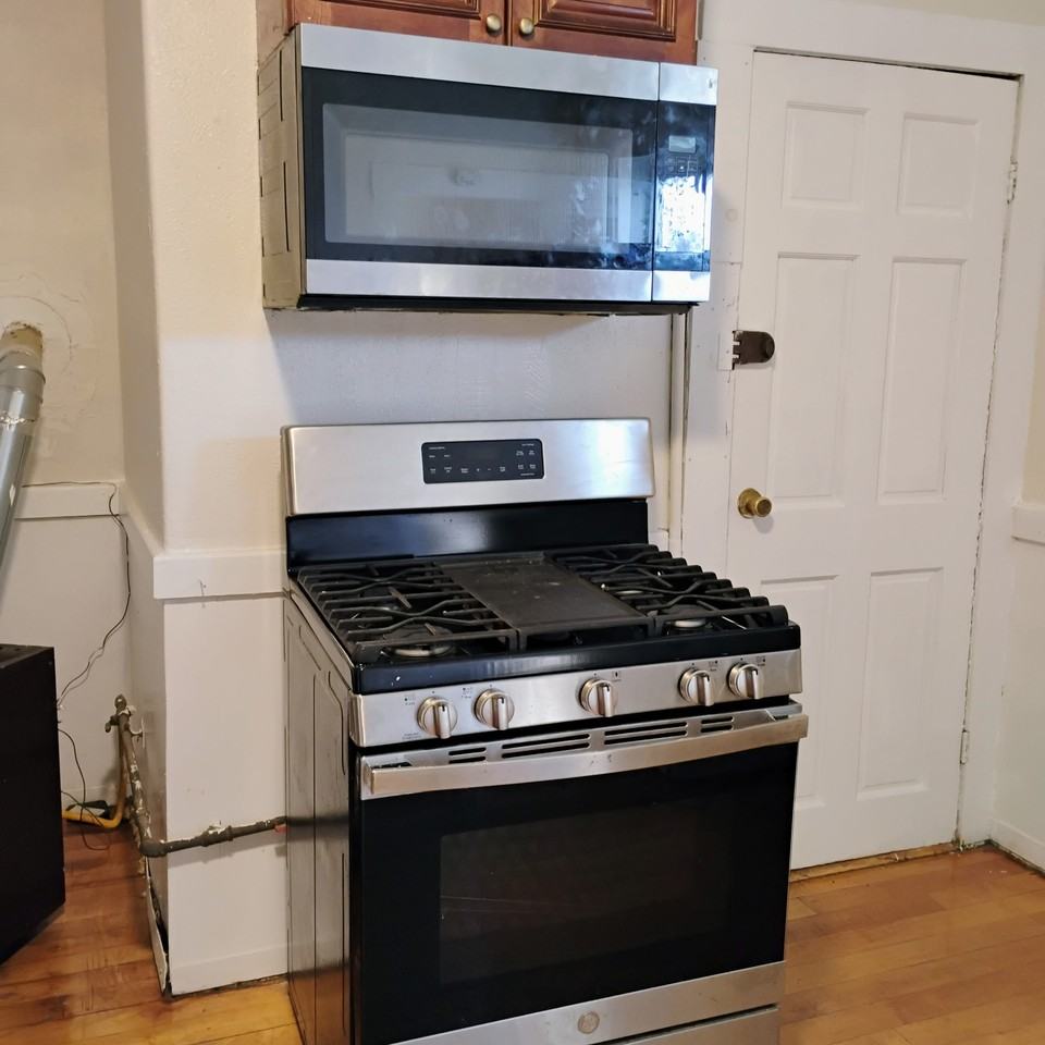 107 Ames StUnit 4 #4 - Photo 3 of 10