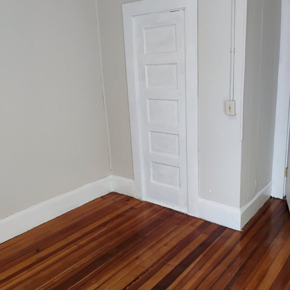 107 Ames StUnit 4 #4 - Photo 6 of 10