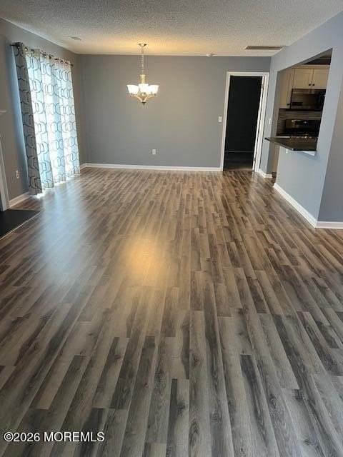 9 Des Moines Ct - Photo 7 of 26