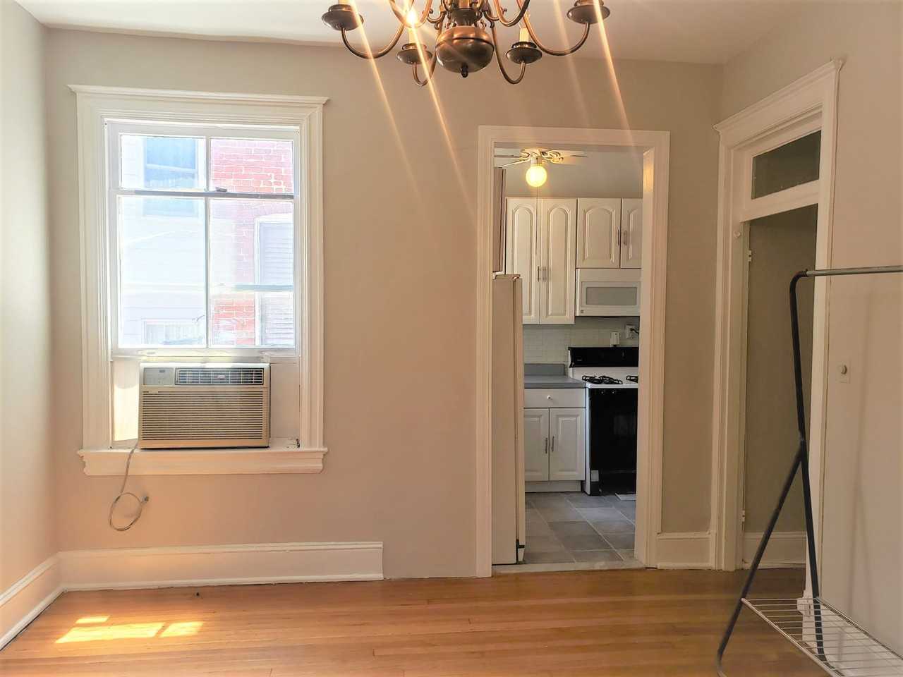 634 N Carolina Ave Se #3 - Photo 3 of 12