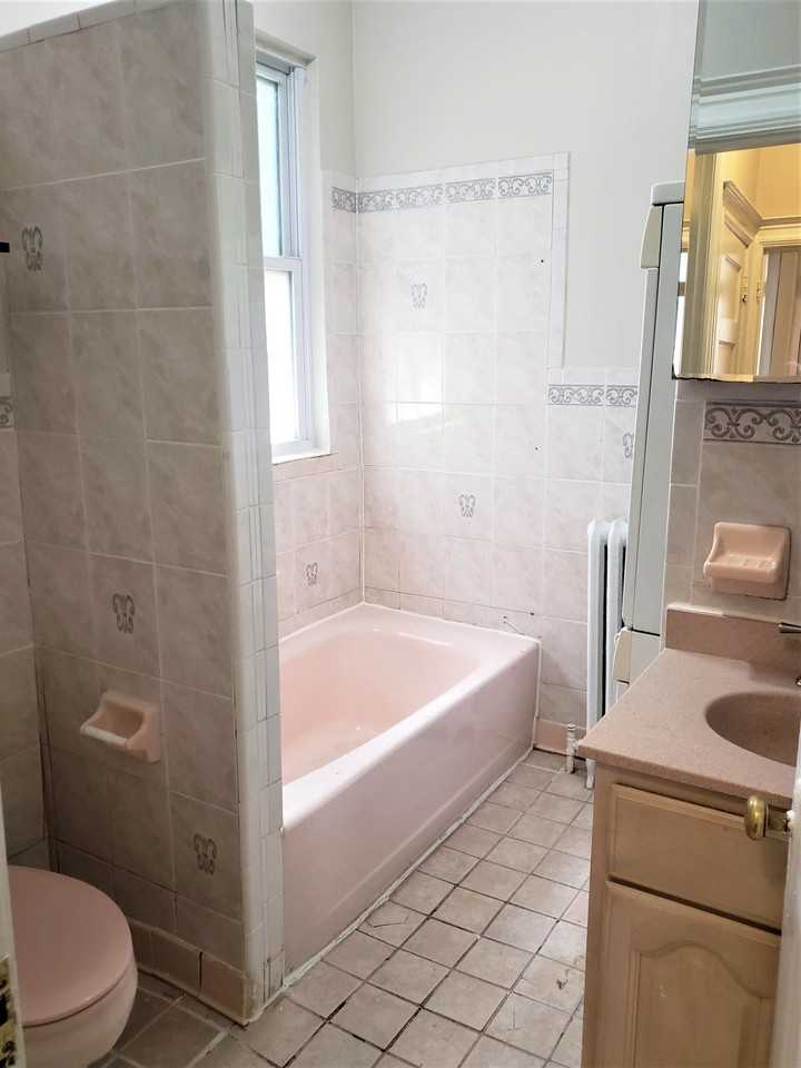 634 N Carolina Ave Se #3 - Photo 4 of 12