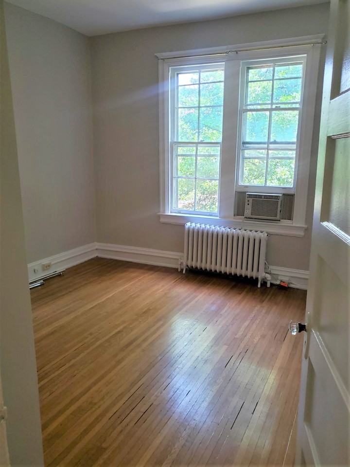 634 N Carolina Ave Se #3 - Photo 6 of 12