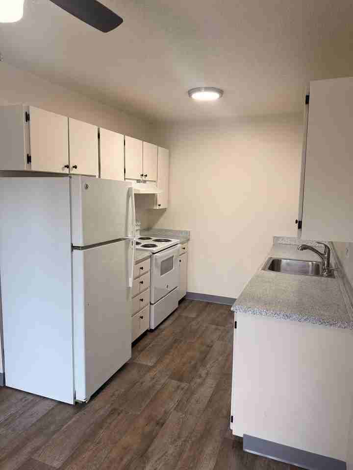 S815 - Star Apartments - Photo 5 of 32