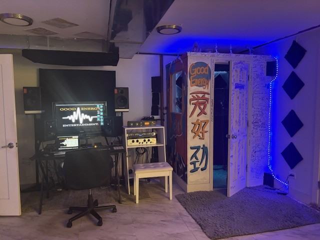 5633 West 63rd Street - CH 1 #CH1 - Photo 2 of 7