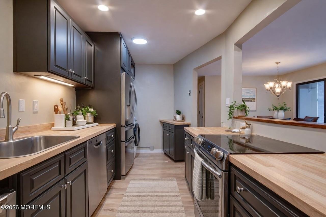 167 Amberly Dr Unit C #C - Photo 2 of 15