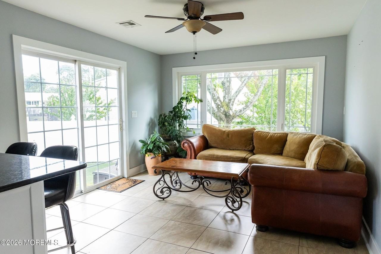 18 Arbor Way - Photo 2 of 14