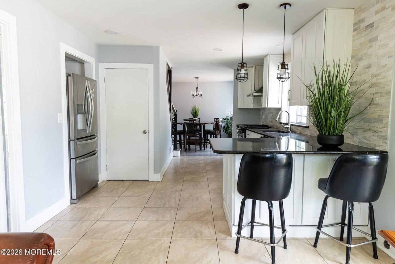 18 Arbor Way - Photo 3 of 14