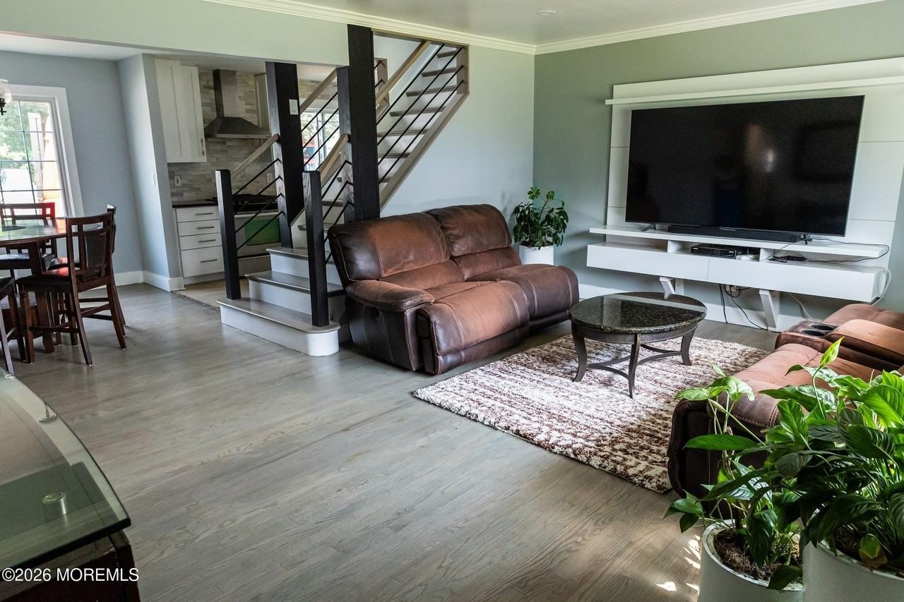 18 Arbor Way - Photo 4 of 14