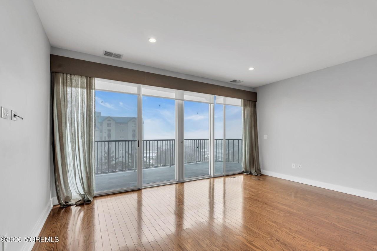 432 Ocean Blvd N Unit 411 #411 - Photo 4 of 21