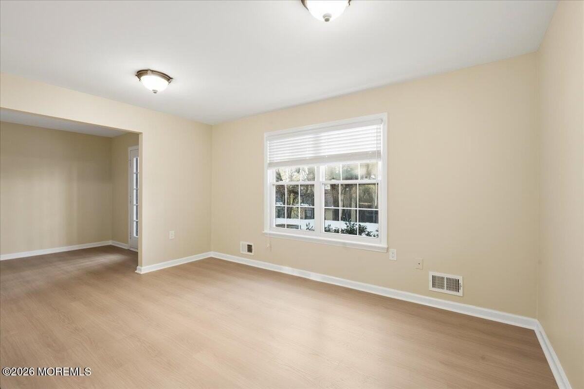 203 Wellington Pl - Photo 7 of 30